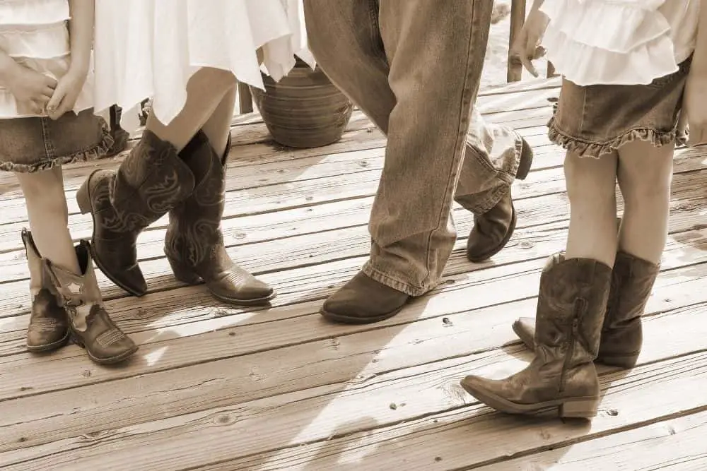 Difference Between Mens and Womens Cowboy Boots – 7 Significant Features