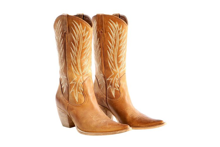 Pointed toe cowboy boots