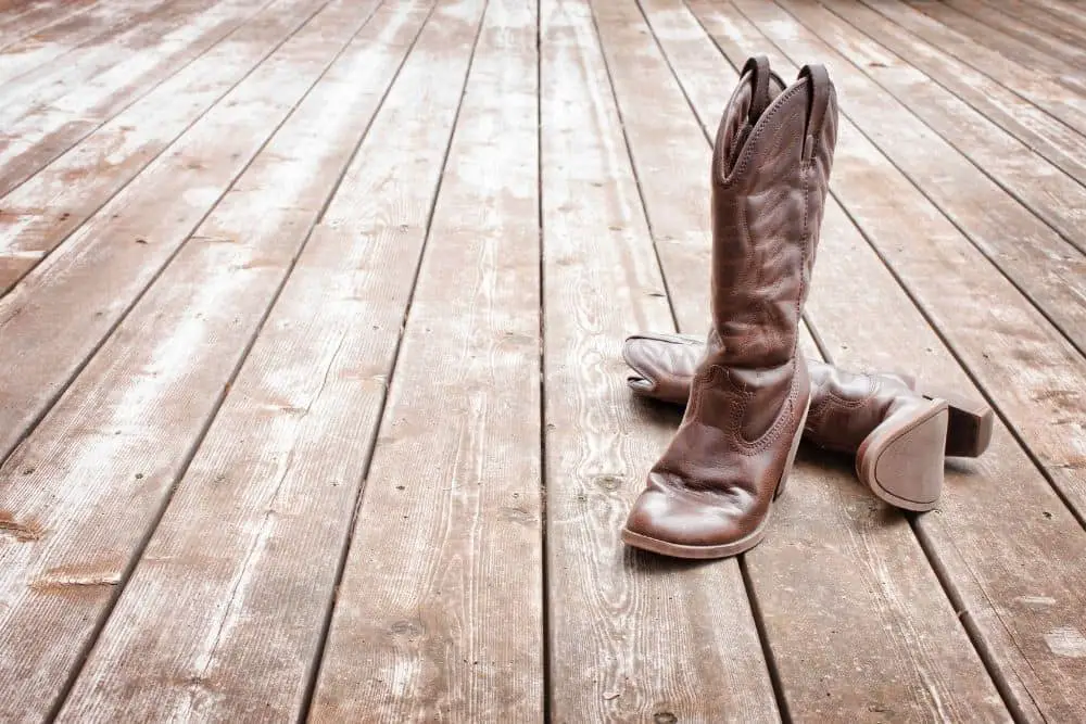 Cowboy boots tight instep
