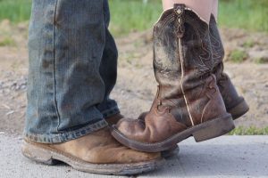 make boots tighter around calf