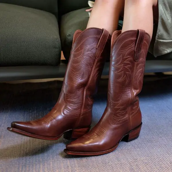 3 Most Comfortable Cowboy Boots for Women with Big Calves (Update ...