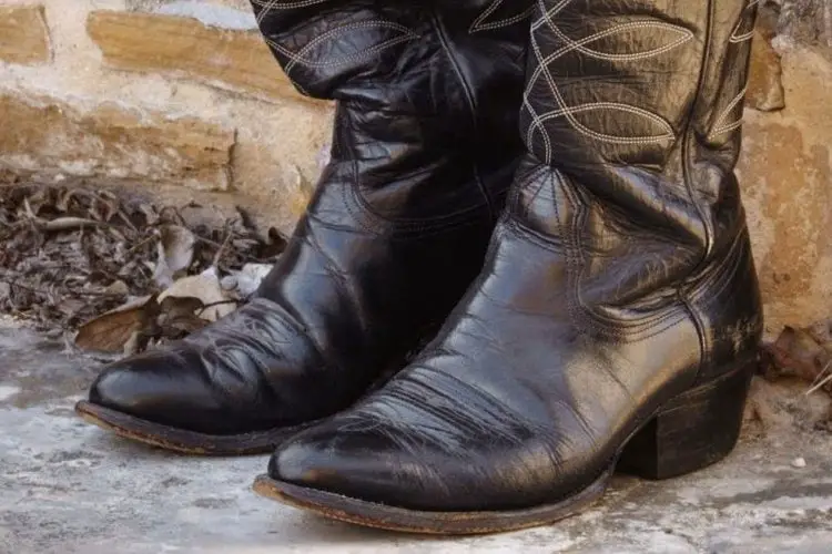 How to Resole Cowboy Boots? The 6 Basic Steps From The Guest Room