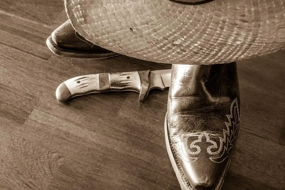 How to Wear a Boot Knife with Cowboy Boots? | The Complete Buying, Using, Wearing Guide