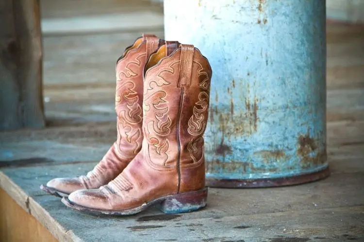 How to Clean Muddy Cowboy Boots? Step by Step Instructions