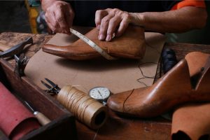 make boots tighter around calf