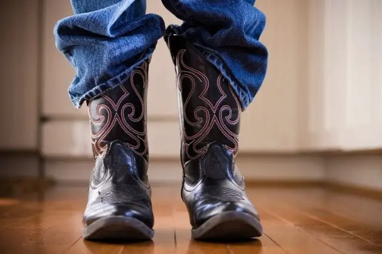 how to make cowboy boots tighter around calf