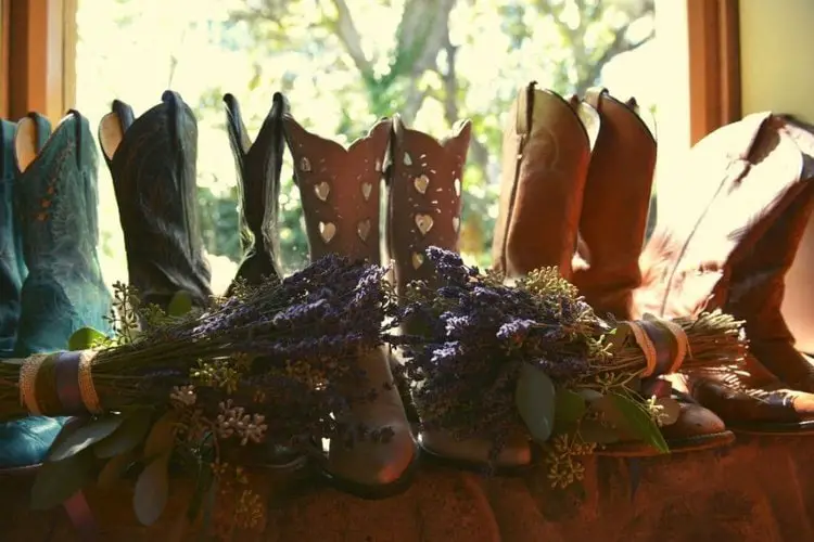 types of cowboy boots to match with dresses