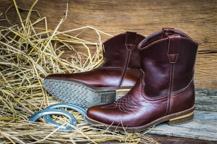 Why Do Truck Drivers Wear Cowboy Boots? The 6 Main Reasons From The