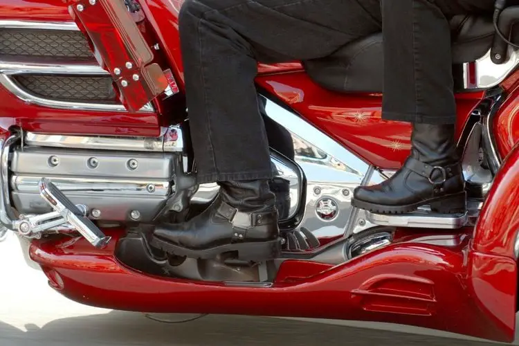 motorcycle boots protect ankles