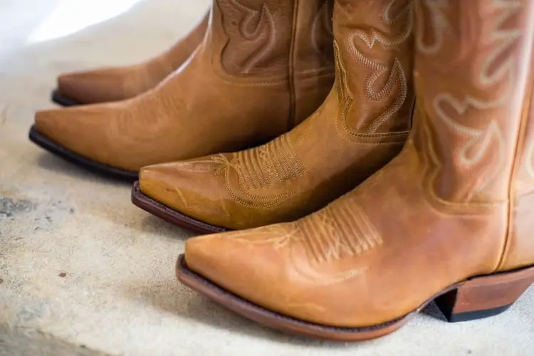 narrow toe of cowboy boots