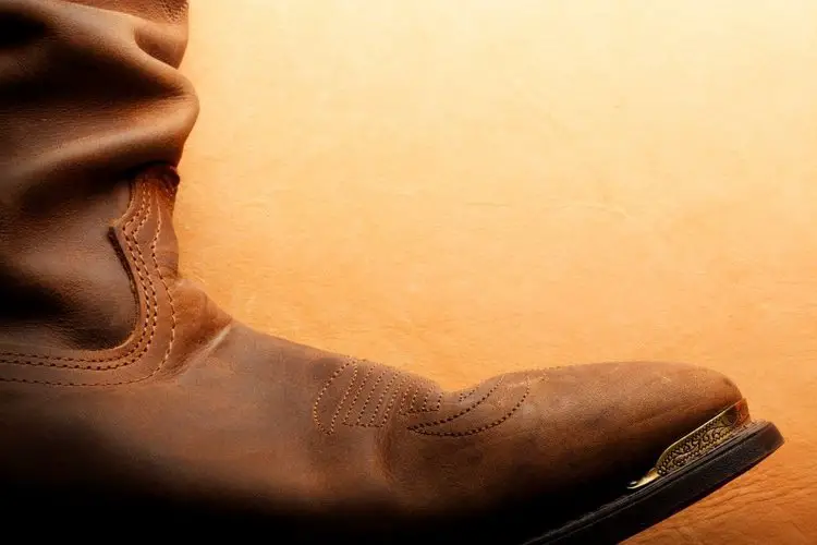 curl up toe cowboy boot
