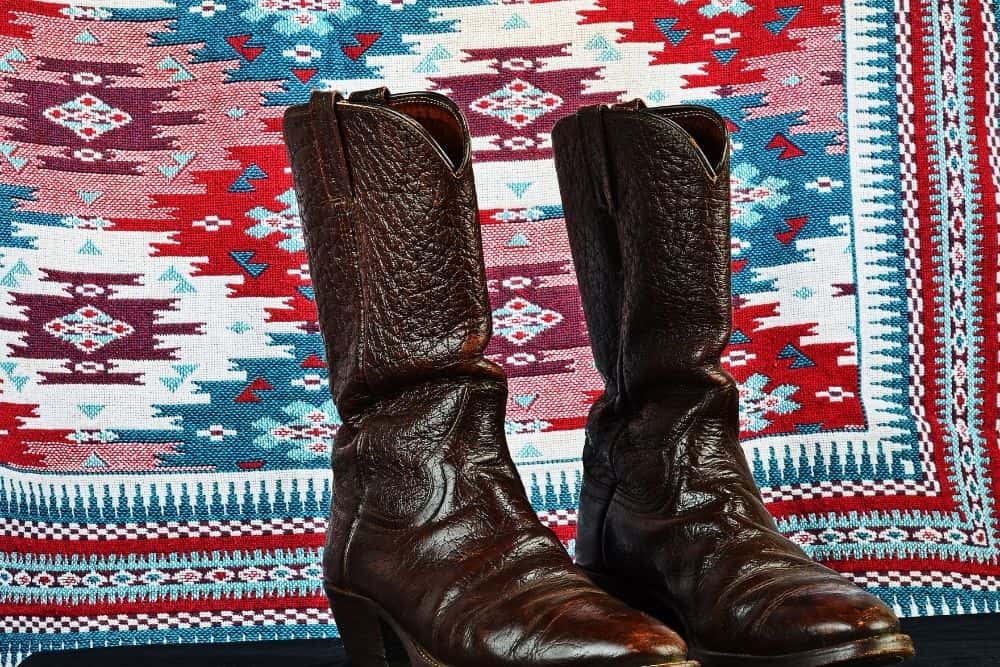 polish maintains cowboy boot shine