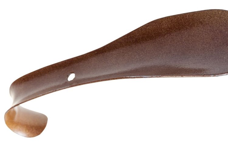 the long shoe horn prone to bending