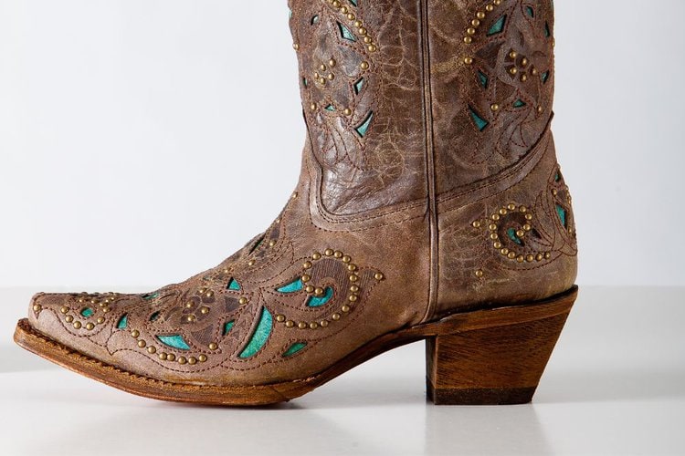 cowboy boots with pointed toe and stacked heel