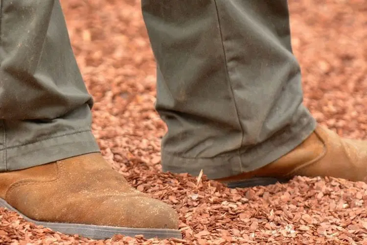 Cowboy boots with form pleats khaki