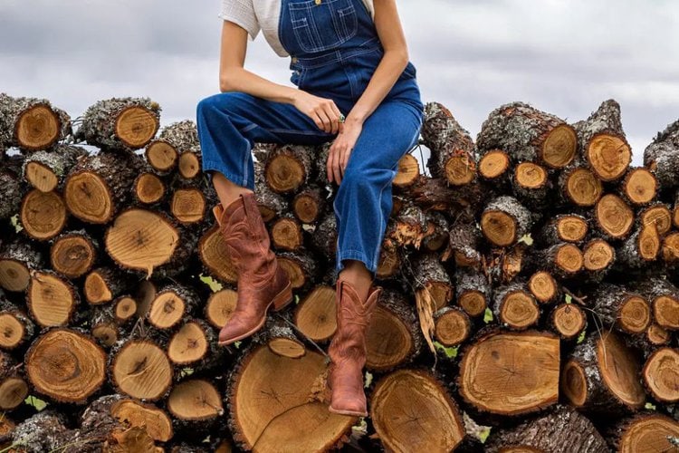 Women wear The Jamie Boots sit on the trees