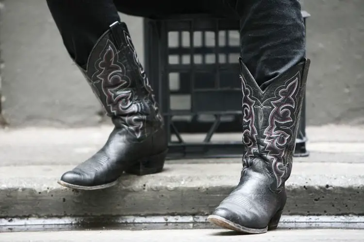 pants tuck into cowboy boots
