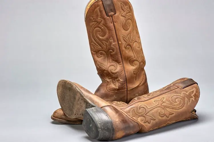 the flat sole of old cowboy boots