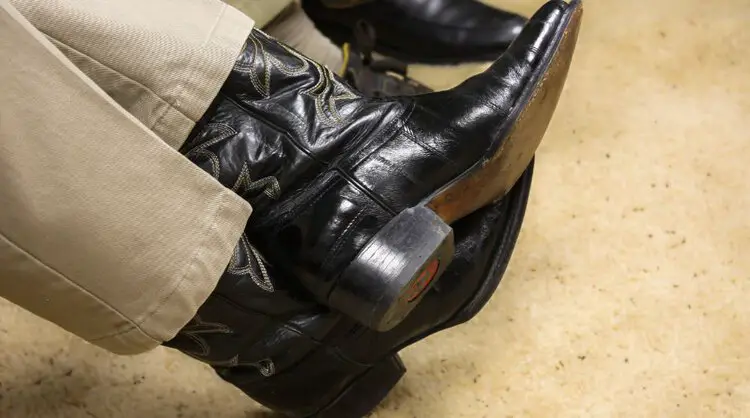 6 Common Cowboy Boot Leathers: The Pros & Cons You Need To Know – Allens  Boots