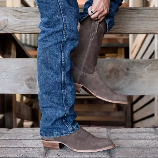 Man wearing The Johnny Boots from Tecovas