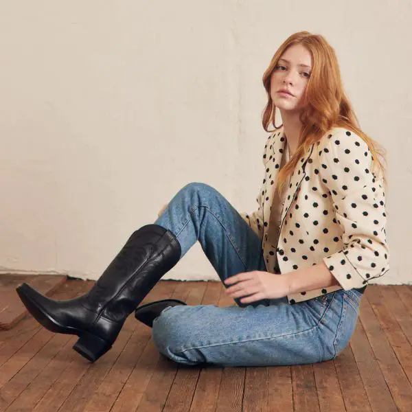 Woman wears The Annie from Tecovas and Jeans