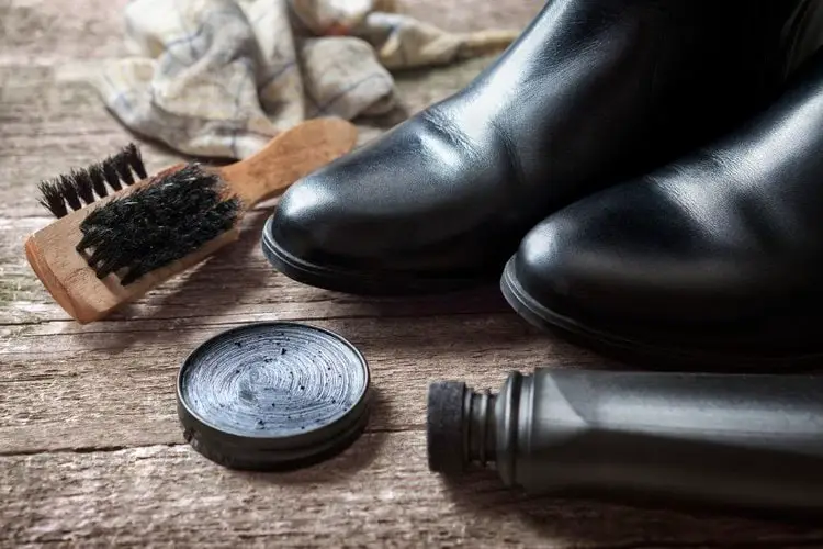 polishing cowboy boots