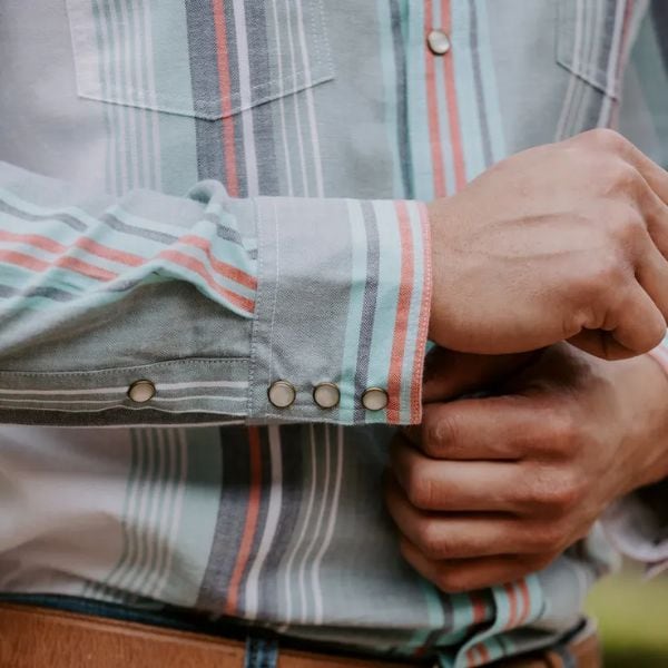 Roll Up Pearl Snap Shirt Sleeves How To Do It Right From The Guest Roll Up Pearl Snap Shirt Sleeves How To Do It Right From The Guest